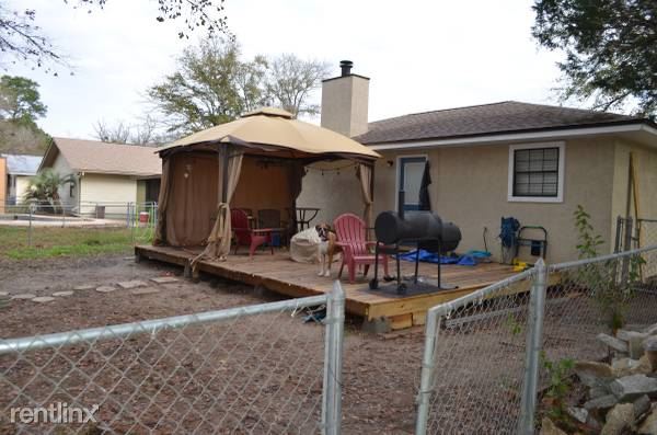 Building Photo - 807 Flight Ave
