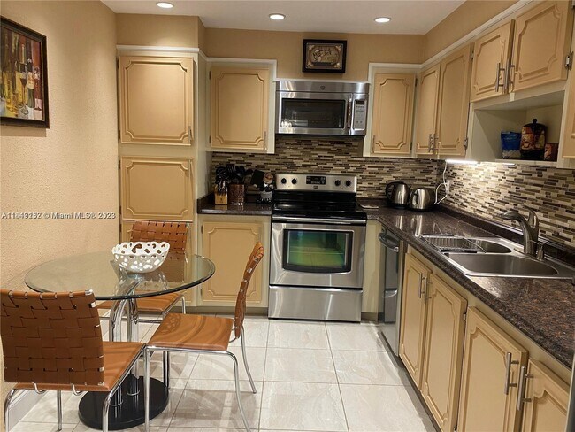 Foto del edificio - 1890 S Ocean Dr