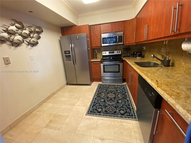 Building Photo - 3600 Mystic Pointe Dr