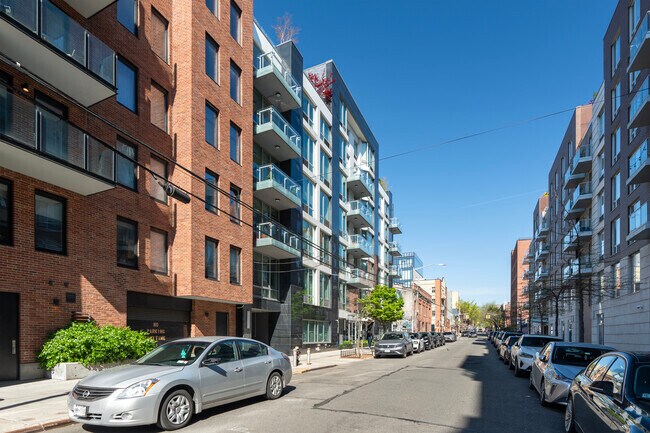 Building Photo - 212 N 9th St