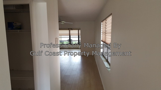 Foto del edificio - 6105 Evergreen Cir