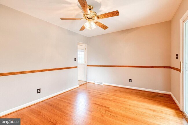 Foto del edificio - Beautiful 3bd 3bth single family ranch sty...