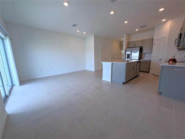 Building Photo - 5694 Archipelago St