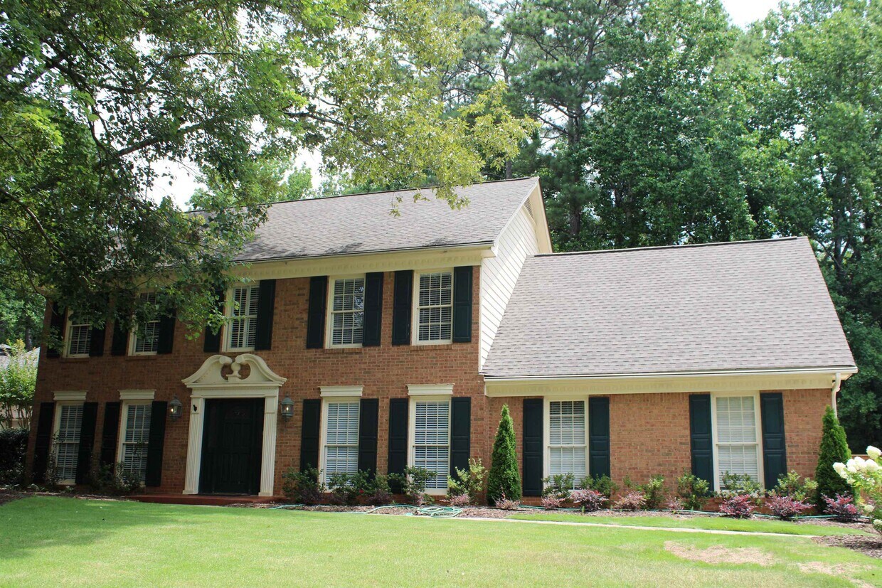 Primary Photo - 325 Breakwater Ridge