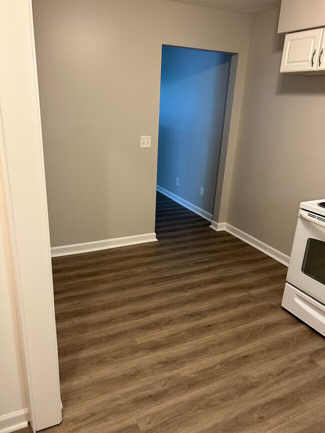 Kitchen entrance - 1508 Ensign Dr