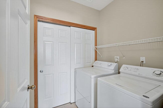 Foto del edificio - 1380 SE Florence Dr