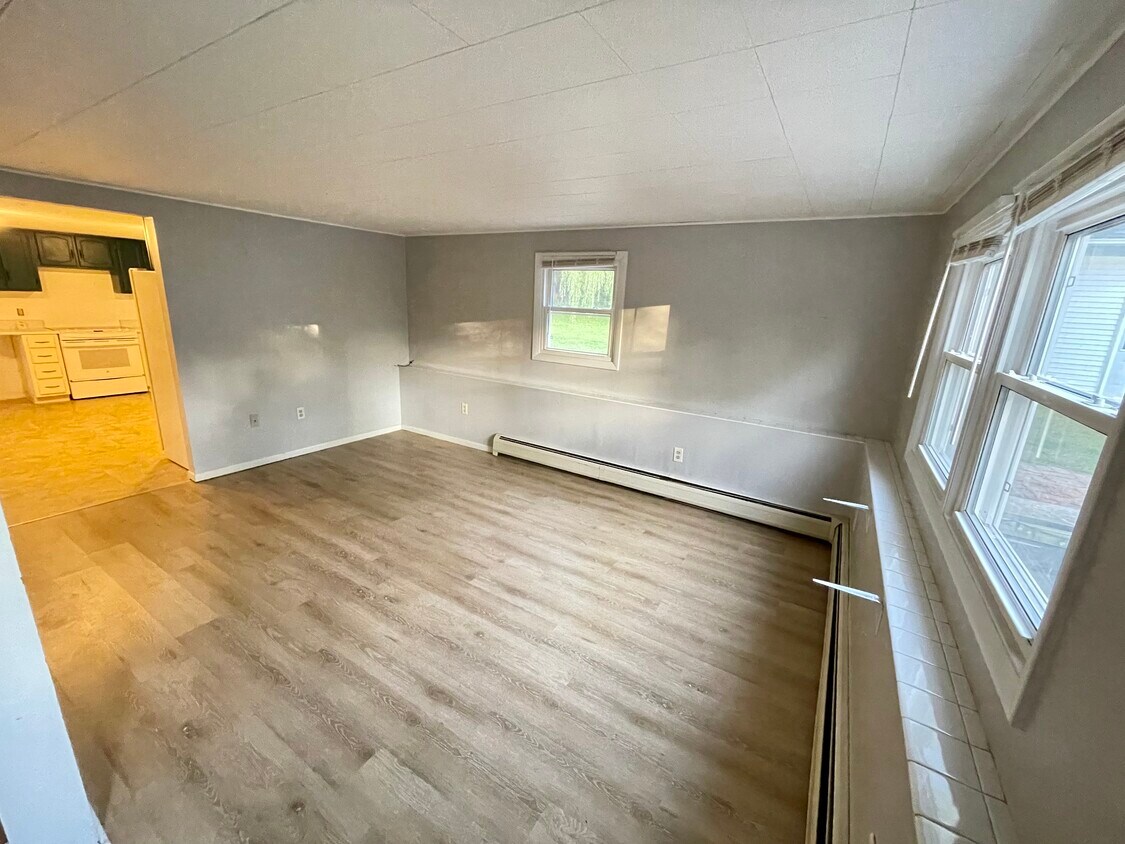 253 Bay Rd Unit 2, Shelburne, VT 05482 Apartments in Shelburne, VT