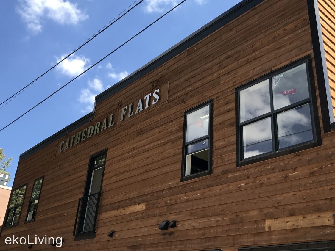 Foto principal - 7220 N Burlington Ave