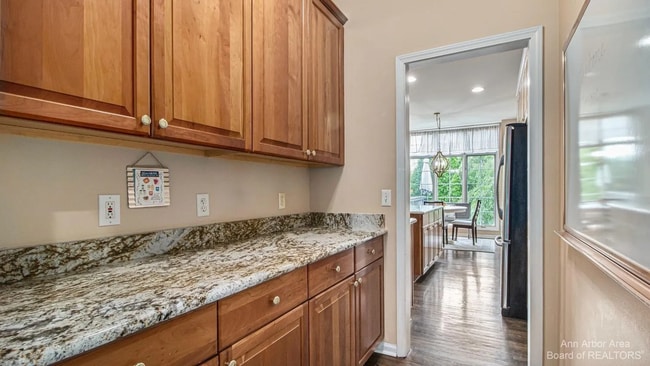 Building Photo - 50145 Tottenham Ct