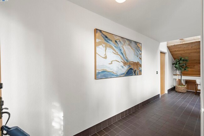 Foto del edificio - 6425 Zinn Dr