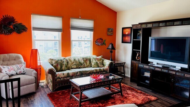 Building Photo - 5727 Biscayne Ct
