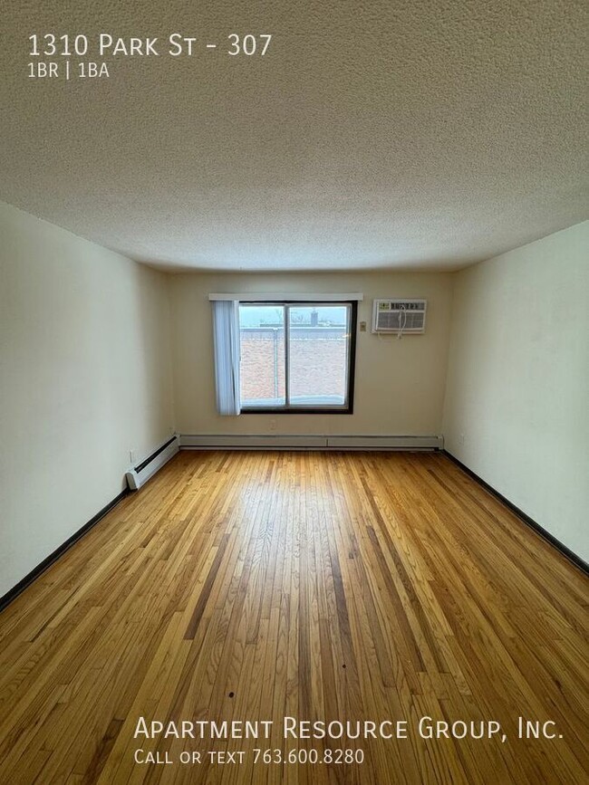 Building Photo - 1310 N Park St