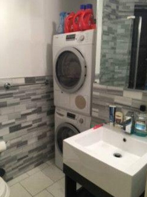 Building Photo - 73 Leroy St