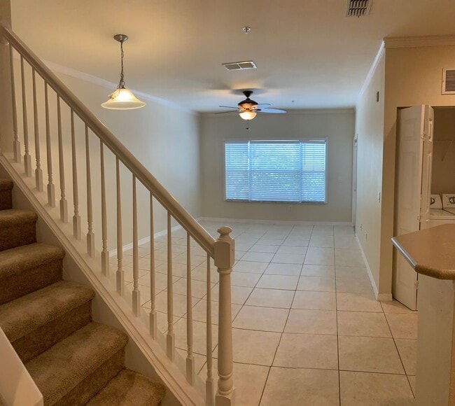 Foto del edificio - 3/2, 3-story townhome, in guard-gated comm...