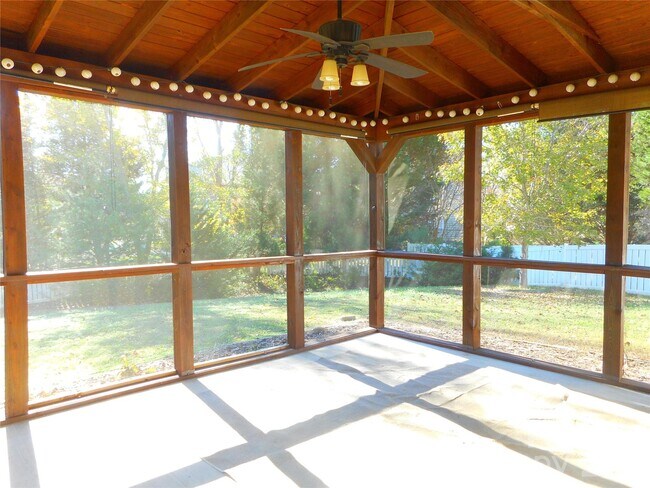 Foto del edificio - 5722 El Campo Ct