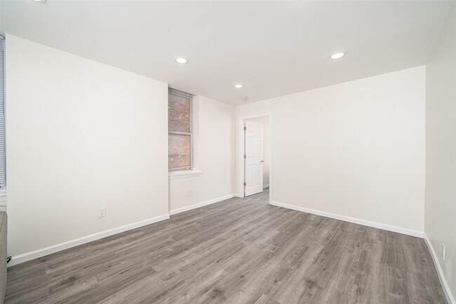 Building Photo - 6512 Palisade Ave