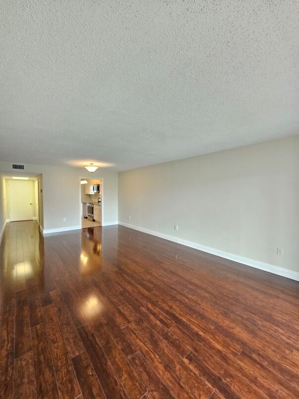 Foto del edificio - 4595 Chancellor St NE