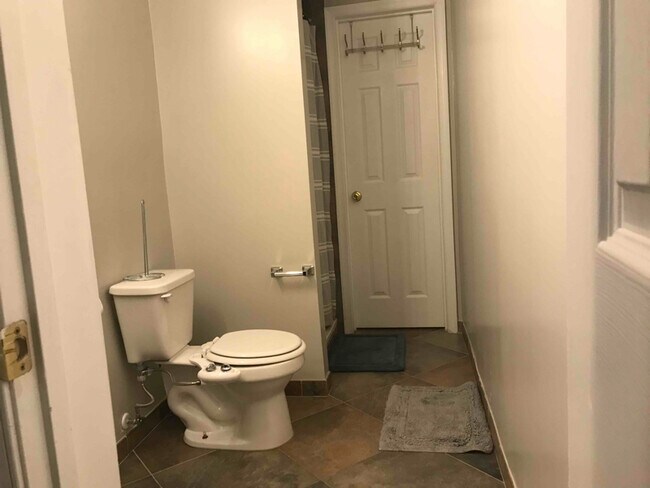 Foto del edificio - 1311 Hill Born Dr