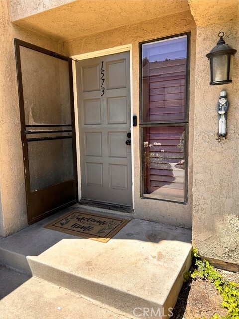 Building Photo - 1573 Sherwood Village Cir