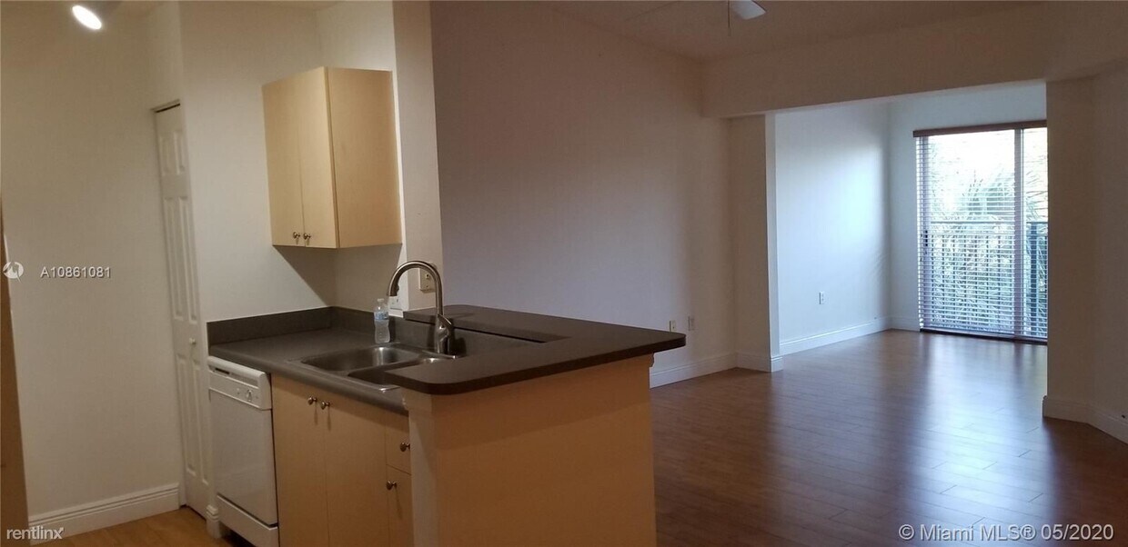 Primary Photo - 1 br, 1 bath Condo - 12280 Miramar Blvd