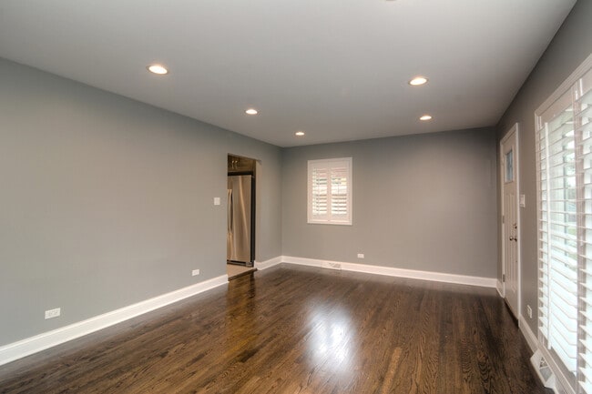 Foto del edificio - 465 W Fremont Ave