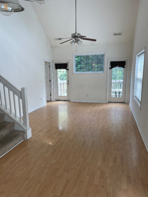 Foto del edificio - 211 Darcy Ave