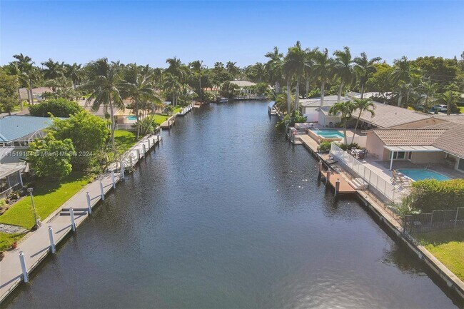 Building Photo - 5900 Northeast 14th Lane, Fort Lauderdale,...