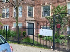 Building Photo - 6424 S Woodlawn Ave