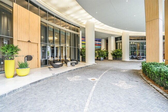 Foto del edificio - 55 SW 9th St