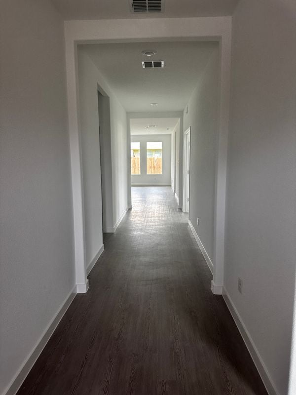 Building Photo - 509 Bridgewood Dr