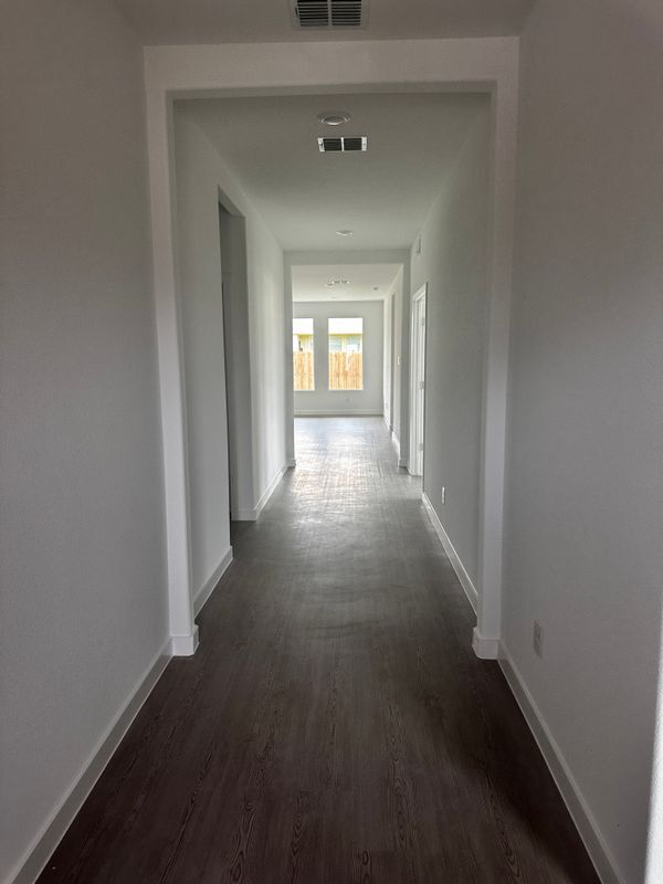 Foto del edificio - 509 Bridgewood Dr