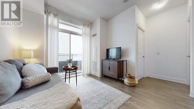 Photo du bâtiment - 7900 Bathurst St