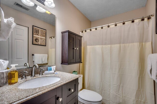 Foto del edificio - 469 White River Dr