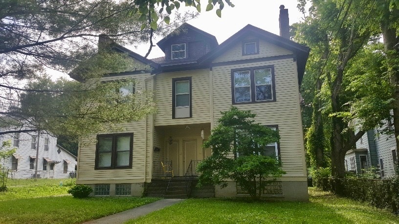 Primary Photo - 4430 Winton Rd