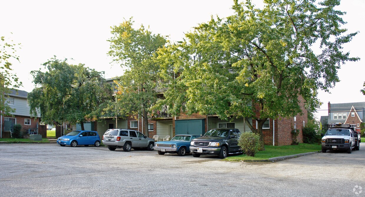 6813 Golden Ring Road - 6813 Golden Ring Rd