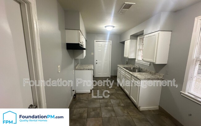 Foto del edificio - 1776 S Goodlett St