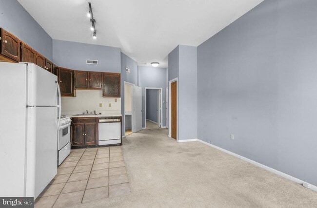 Building Photo - 540 N 4th St