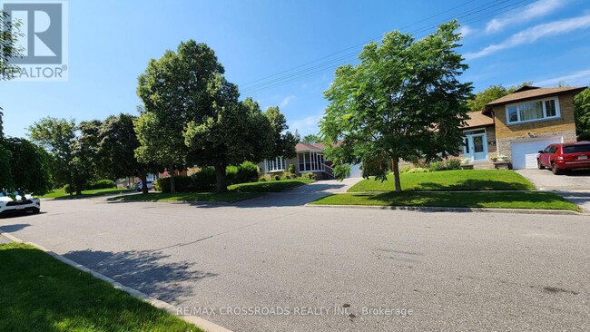 Building Photo - 46 Perivale Crescent