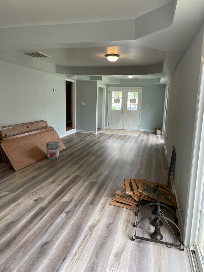 Building Photo - 9111 Baywood Cir