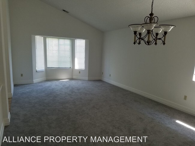 Building Photo - 132 Elsbree Cir