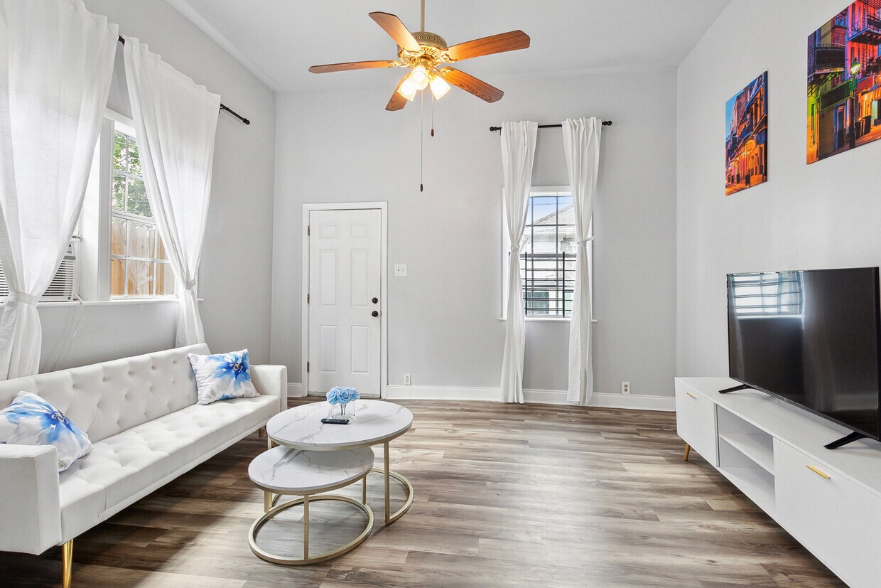 Foto principal - 1720 Marais St