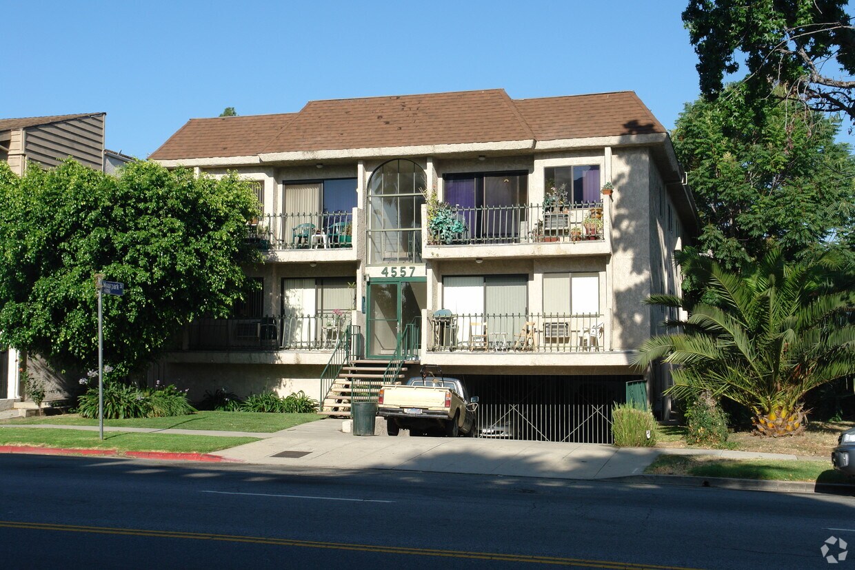 Foto del edificio - 4557 Kester Ave