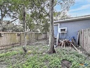 Building Photo - 1108 W McCarty Ln