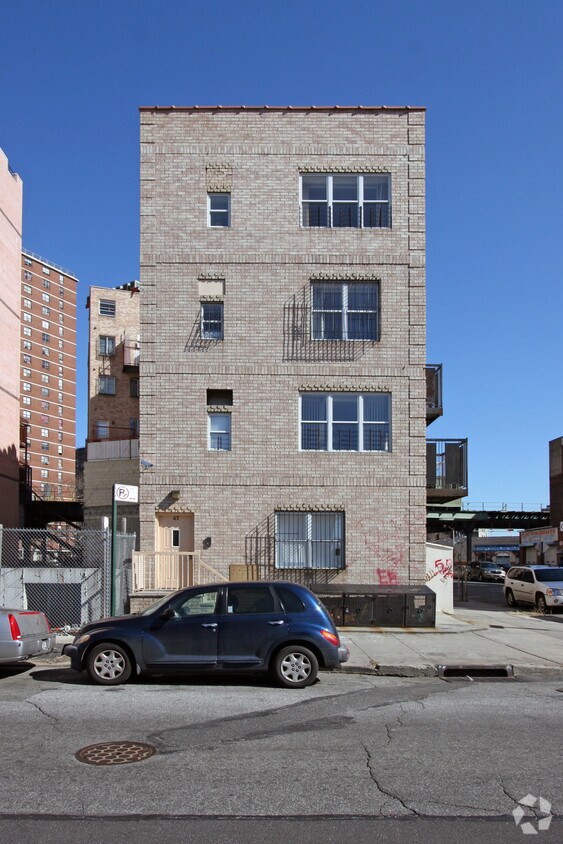 Primary Photo - 47 Throop Ave