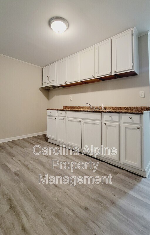 Building Photo - 905 Wilmouth St