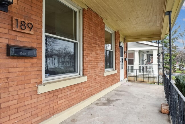 Foto del edificio - 189 W Park Ave