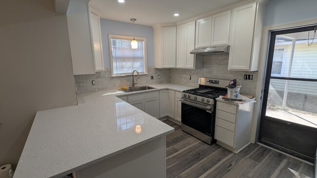 Building Photo - 240 Russell Ave