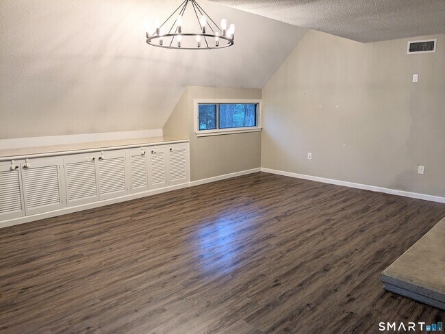 Foto del edificio - 44 Great Meadow Ln