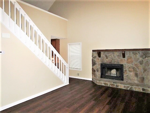 Building Photo - 1856 W Elmwood Dr