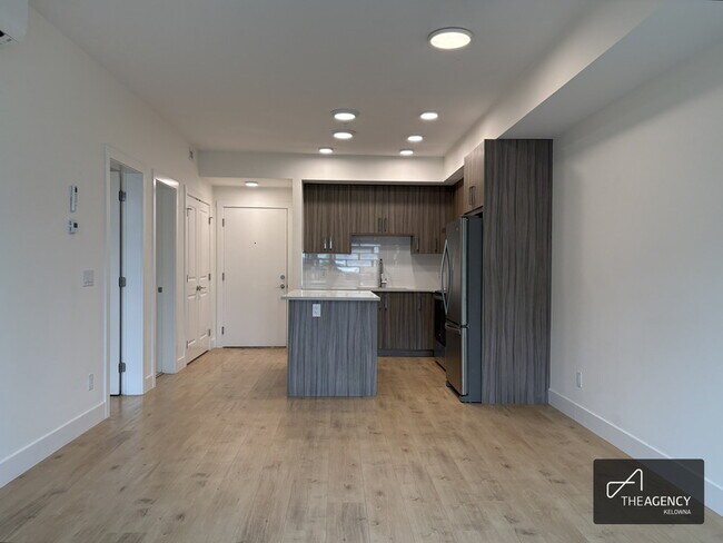 Photo du bâtiment - 1036 Coronation Ave